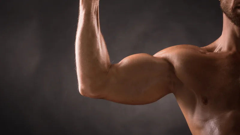 هذا التمرين أقصر طريق إلى عضلة بايسبس أكبر... ليس ما تظنه