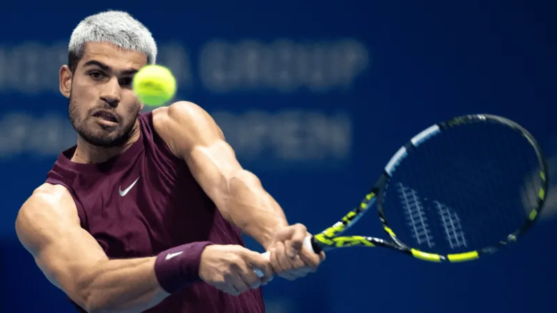 بعد تحطيمه ديوكوفيتش.. مضرب ألكاراز التاريخي للبيع بسعر عالمي