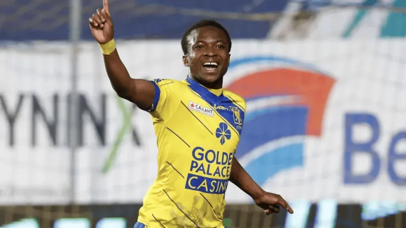 لاعب توغو مهدد بالشلل بعد كسر عنقه في الدوري الصيني