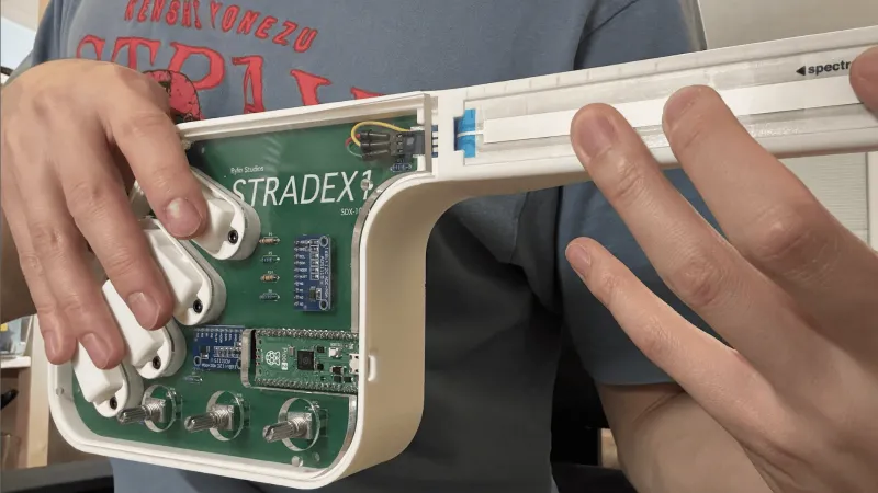 مهندس يصنع آلة موسيقية جديدة بتقنية الطباعة ثلاثية الأبعاد (فيديو)