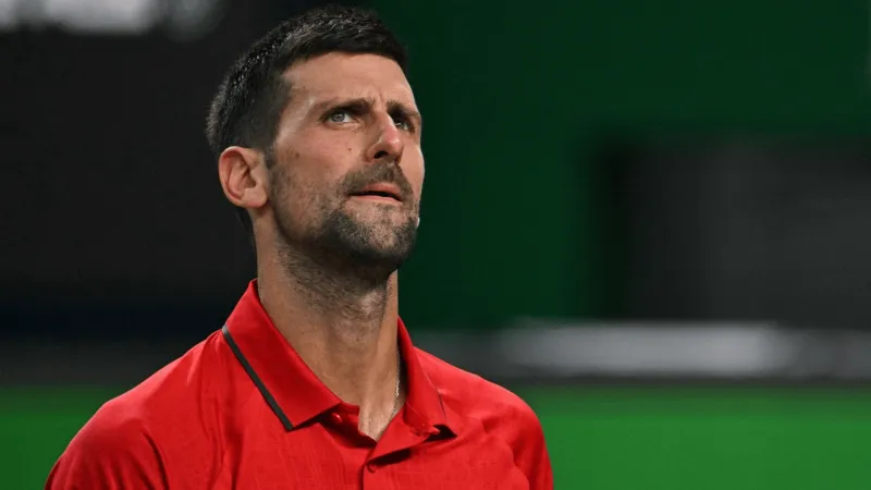 نوفاك ديوكوفيتش يودّع شنغهاي ماسترز بعد إصابة مؤلمة (صور)