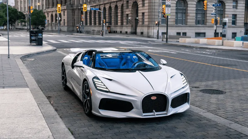 W16 ميسترال من بوغاتي.. القوة والفخامة في تجربة قيادة لا تُنسى