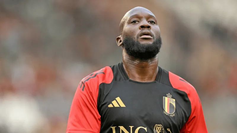 صدمة للوكاكو: ابتزاز عائلي يمنعه من حضور جنازة والده.. ما القصة؟ 