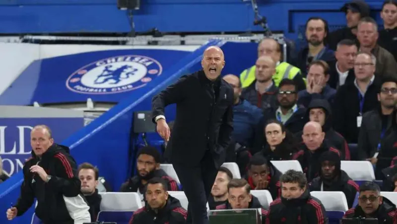 آرني سلوت يدافع عن محمد صلاح ويؤكد ضرورة "التوازن" في ليفربول (فيديو) 