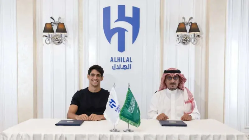 "مرمى الهلال آمن حتى 2028".. بونو يستمر في حراسة الأزرق (فيديو) 
