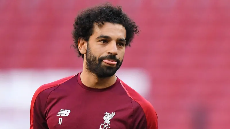 نقاش محتدم حول أداء محمد صلاح.. نيفيل ينتقد وسلوت يرد بقوة