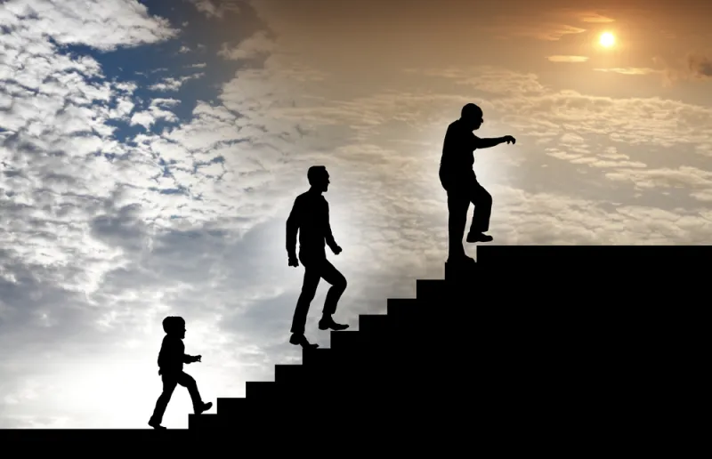 هل يمكن للرجال عيش حياة أطول؟ دراسة تكشف أسرار طول عمر في النساء 