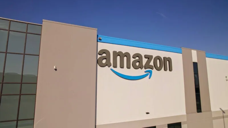 أمازون تخطط لاستبدال نصف مليون وظيفة بروبوتات
