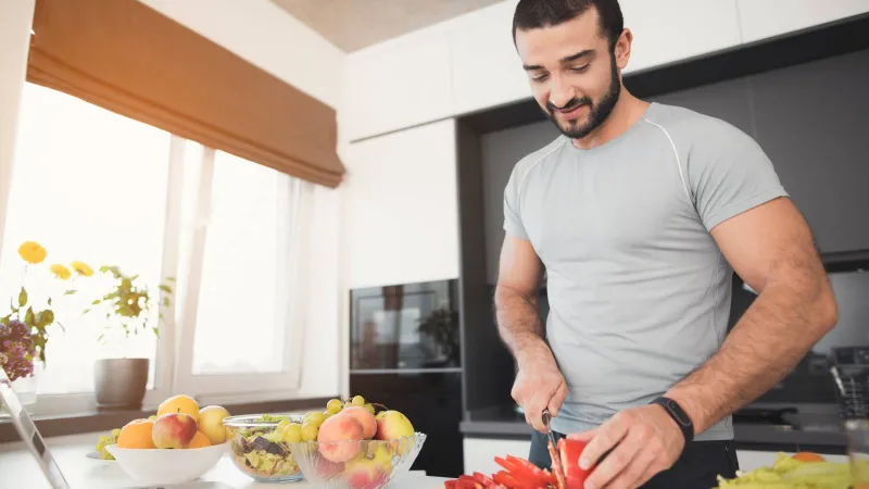 فوائده أكثر من مخاطره.. أخصائية تغذية توضح الحقائق العلمية حول سكر الفاكهة