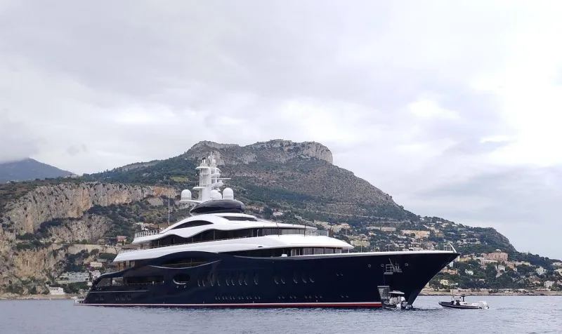 يخت زوكربيرغ العملاق Launchpad يعود للبحر بعد ترقية فاخرة (فيديو)