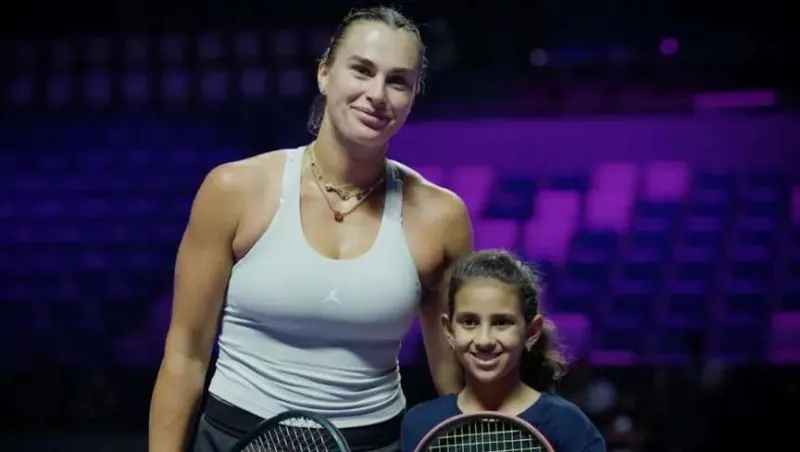 سما البكر تلتقي سابالينكا.. بداية رحلة مستقبلية في التنس السعودي (فيديو)