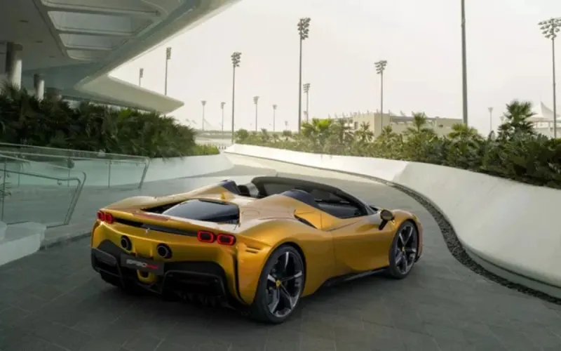 من 755 ألفًا إلى 420 ألفًا.. فيراري SF90 تتحول من استثمار إلى فرصة (تفاصيل)