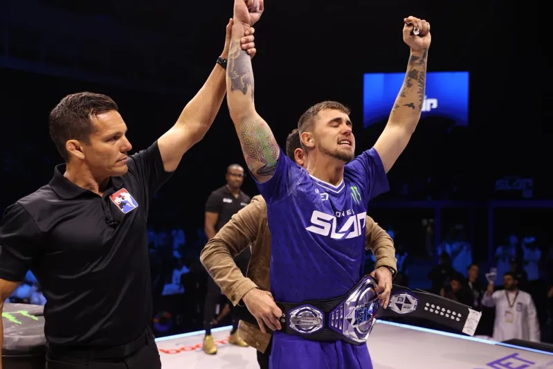 كول يونغ ينتزع لقب الوزن المتوسط من بلاكبيرن ويتوّج ببطولة "Power Slap 17" في الرياض