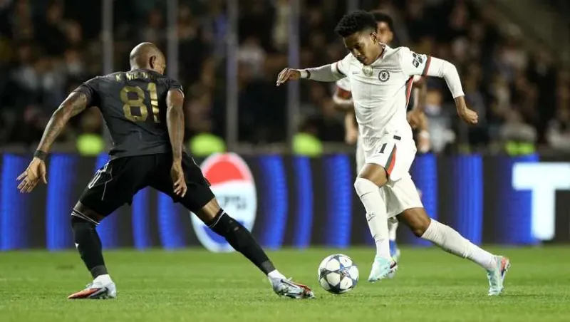 كاراباغ يفرض تعادلًا بطعم الانتصار على تشيلسي في ليلة مفاجآت أوروبا (فيديو) 