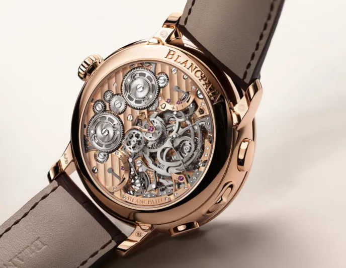 1.2 مليون دولار لامتلاك ساعة تعزف ألحانًا أصلية من أساطير الروك