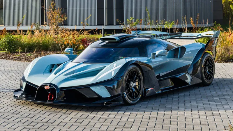 نهاية فصل أسطوري في عالم السيارات الخارقة.. إطلاق آخر نسخة من بوغاتي بوليد