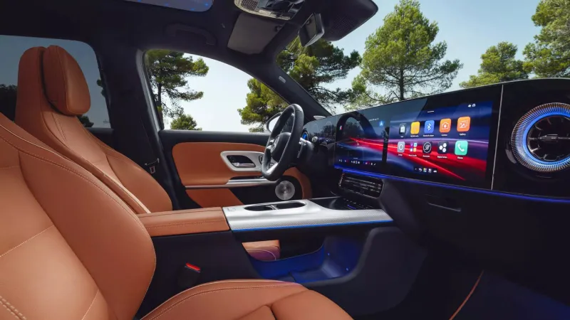  مرسيدس تكشف عن GLB الجديدة