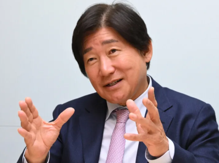 صفقة بـ2.6 مليار دولار تدخل "لي سانغ-هون" نادي المليارديرات من أوسع أبوابه