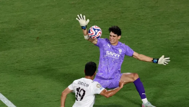 ياسين بونو في الصدارة: من سيحصد لقب أفضل حارس إفريقي 2025؟