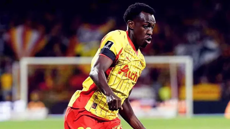 سعود عبد الحميد قريب من العودة إلى الدوري السعودي بعرض ضخم (فيديو)