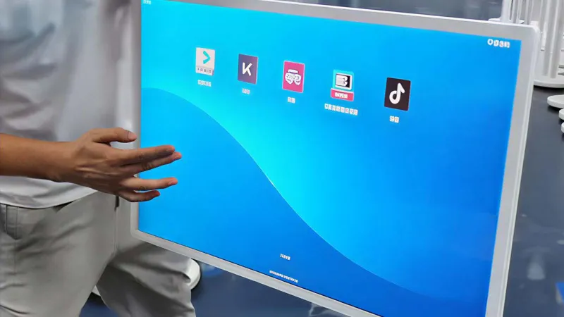 شاشة ذكية قابلة للدوران والانحناء بدون كابلات من Yixinyixin (فيديو)