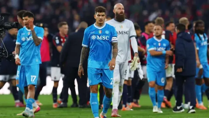 بولونيا يفاجئ نابولي بثنائية ويقلب موازين المنافسة في الكالتشيو (فيديو)