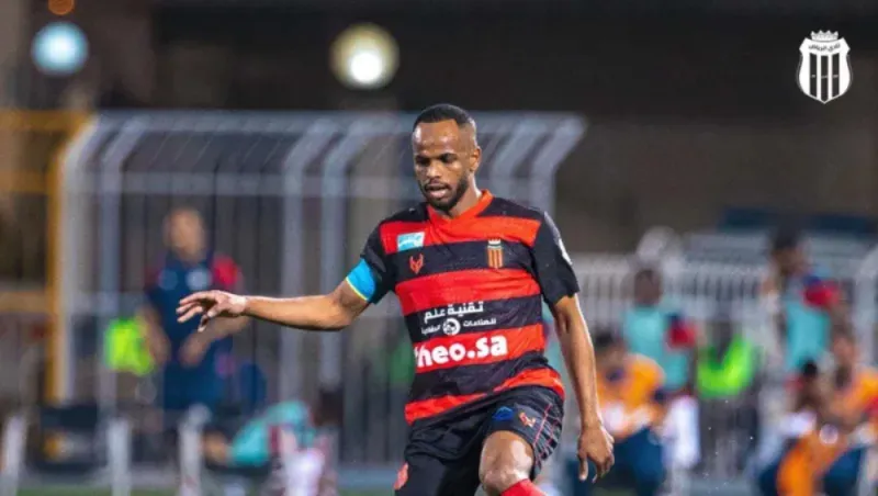  نجم الهلال عبد الإله المالكي يرد على رئيس الخلود بعد تصريحات مثيرة (فيديو)