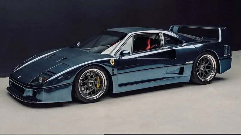 فيراري F40 تتألق بتغليف أزرق معدني فاخر من Inozetek بإصدار محدود