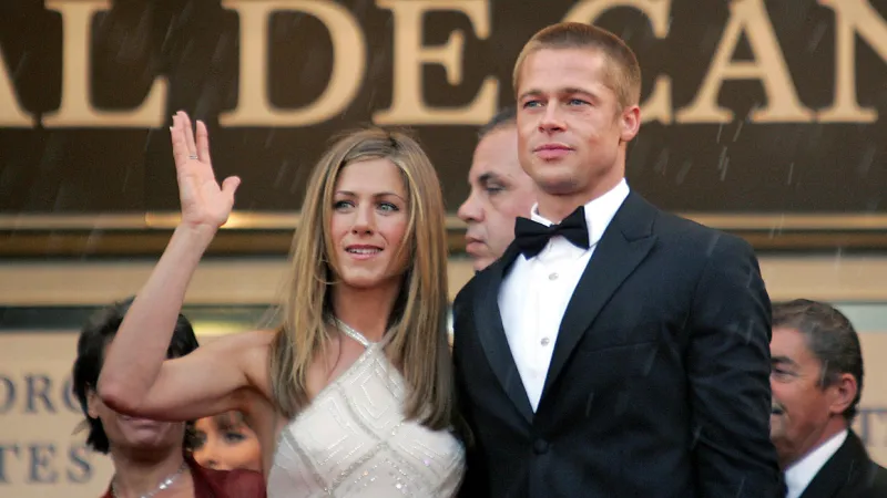 جاك أوزبورن يفاجئ الجميع: هذا ما كان براد بيت وجينيفر أنيستون يتابعانه كل ليلة