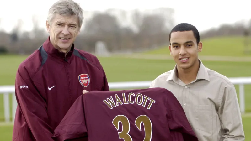 168 مرة خارج الملعب.. ثيو والكوت يحقق رقمًا فريدًا في تاريخ أرسنال والدوري الإنجليزي