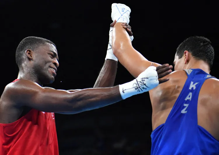 عودة جوشوا بواتسي: فوز يثير الجدل ويعيده لمنافسة الألقاب