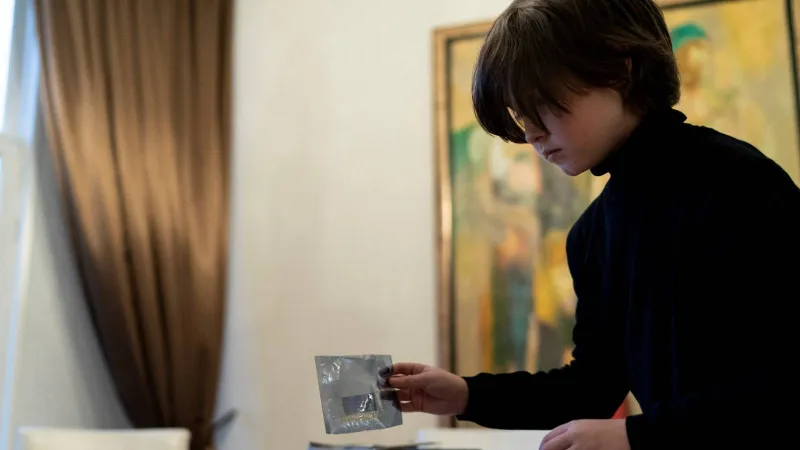 "أينشتاين الصغير" البلجيكي يحصل على دكتوراه في فيزياء الكم عن عمر 15 عامًا