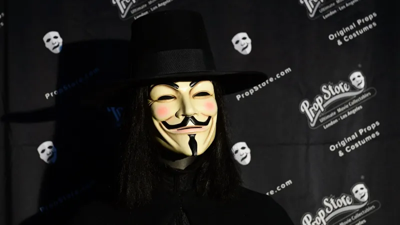 تفاصيل عودة "في فور فانديتا" إلى الشاشة برؤية جديدة (فيديو)