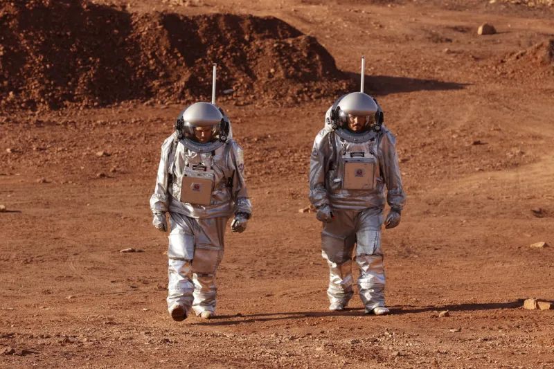  إشارات غامضة في أعماق المريخ.. هل يخفي ماءً سائلًا؟