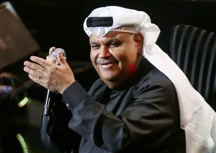 نبيل شعيل يتصدر ليلة تكريمه في موسم الرياض ويغني بحضور عايض ومطرف (فيديو)