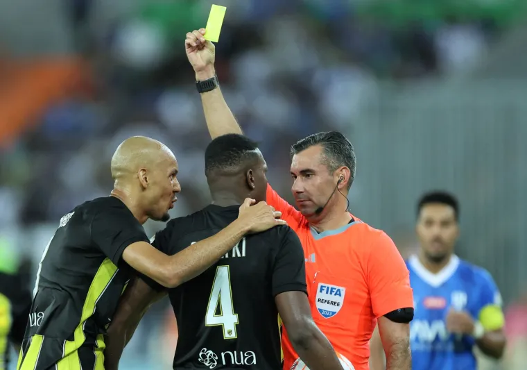 الاتحاد يحتج رسميًا على قرارات التحكيم في مباراة الخليج (فيديو)