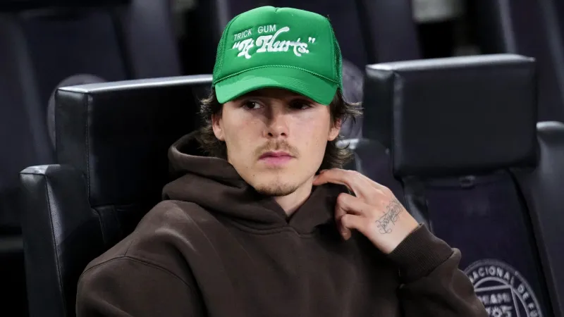 كروز بيكهام يقع في فخ مخالفات السرعة ويفقد رخصة قيادته رسميًا 