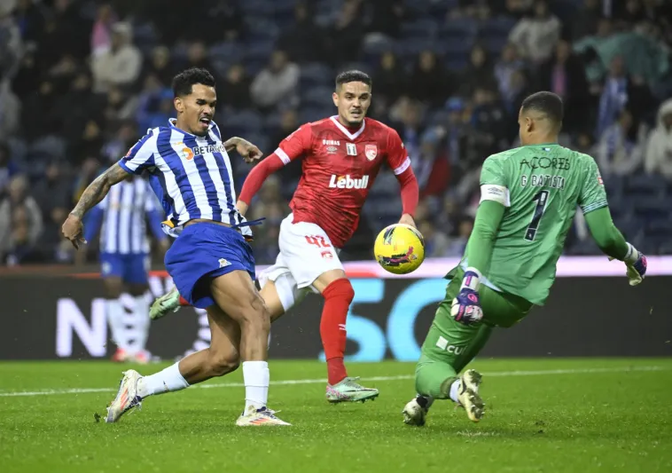 قرار مفاجئ من غالينو بعد أزمته مع الجهاز الطبي في الأهلي