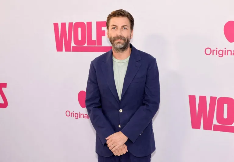 عودة "Clown": جون واتس يعيد إطلاق فيلمه الأول بعد 11 عامًا (فيديو)