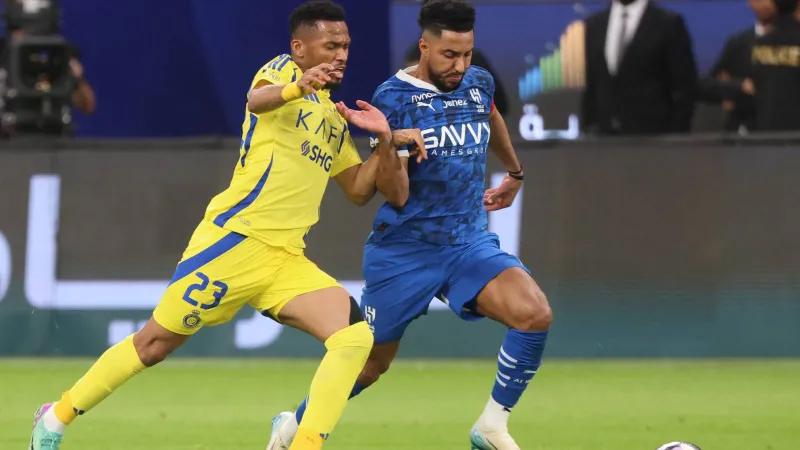 النصر يوجه ضربة قوية للهلال في أزمة "المواليد"