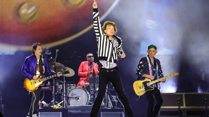 غيتارات وسترات رولينج ستونز تُعرض في مزاد بقيمة 1.3 مليون دولار