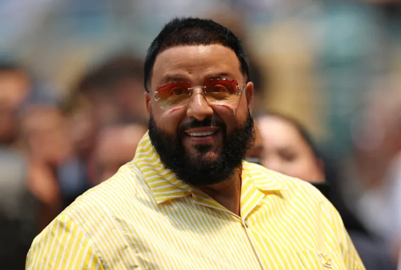 دي جي خالد يستعرض ساعات بملايين الدولارات (فيديو)