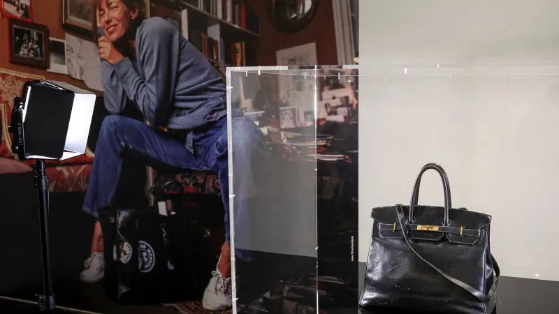 حقيبة جين بيركين تُعرض في طوكيو بعد بيعها بـ10 ملايين دولار
