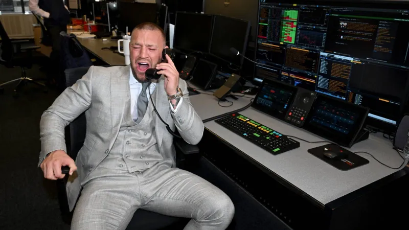 كونور مكجريجور يقتني ساعة "أشوكا" الفريدة من جاكوب آند كو بسعر 7 ملايين دولار (فيديو)