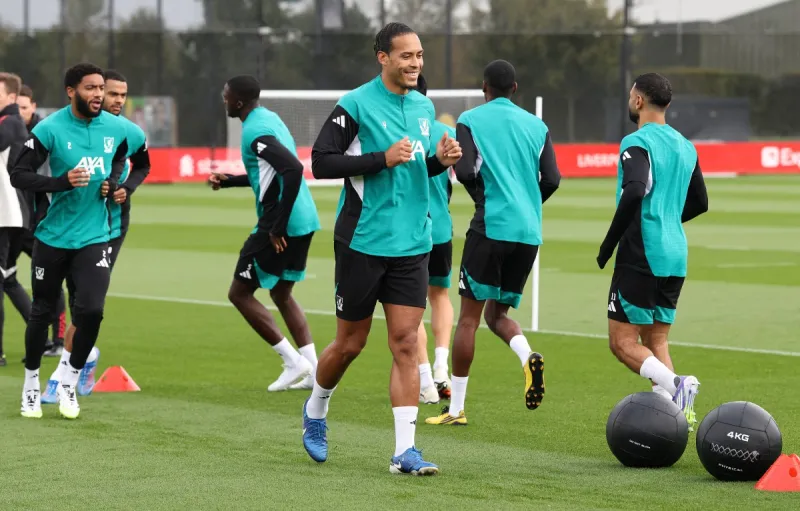 مانشستر سيتي يستقبل ليفربول في قمة مثيرة.. تعرف على تشكيل الفريقين