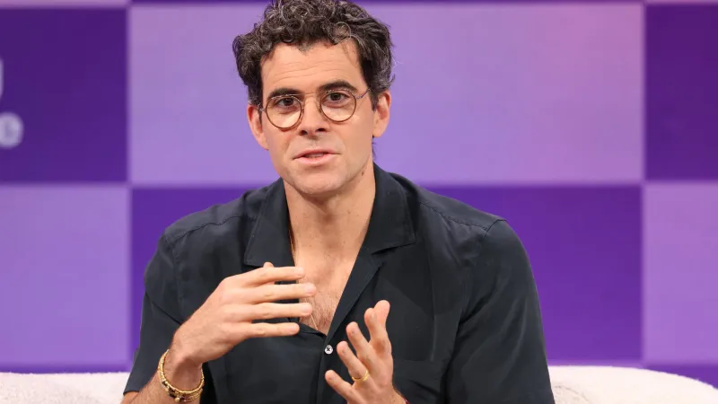 من يقود ثورة الذكاء الاصطناعي حقًا؟ موسيري يكشف سرًا غير متوقع