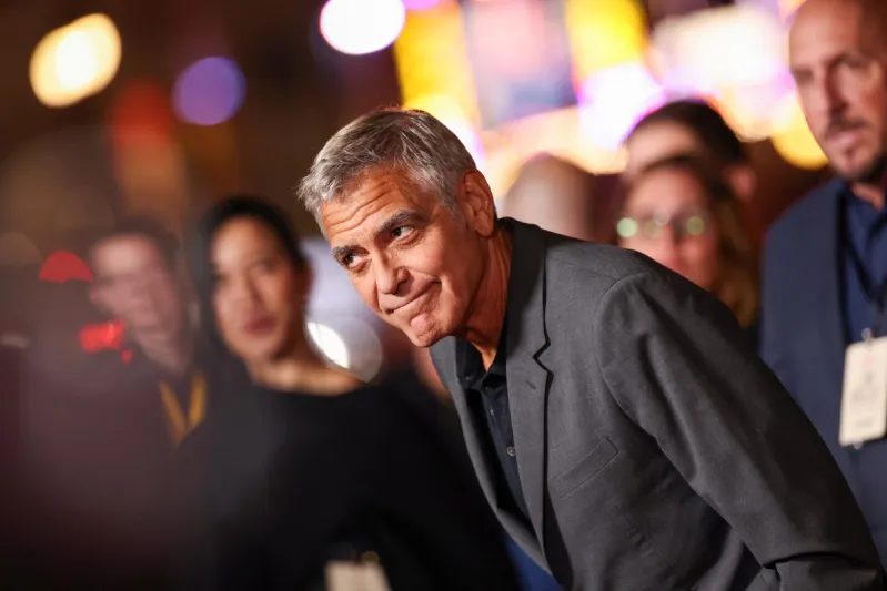 العمر يصنع الفارق: جورج كلوني يبوح بسر علاقته الزوجية المستقرة