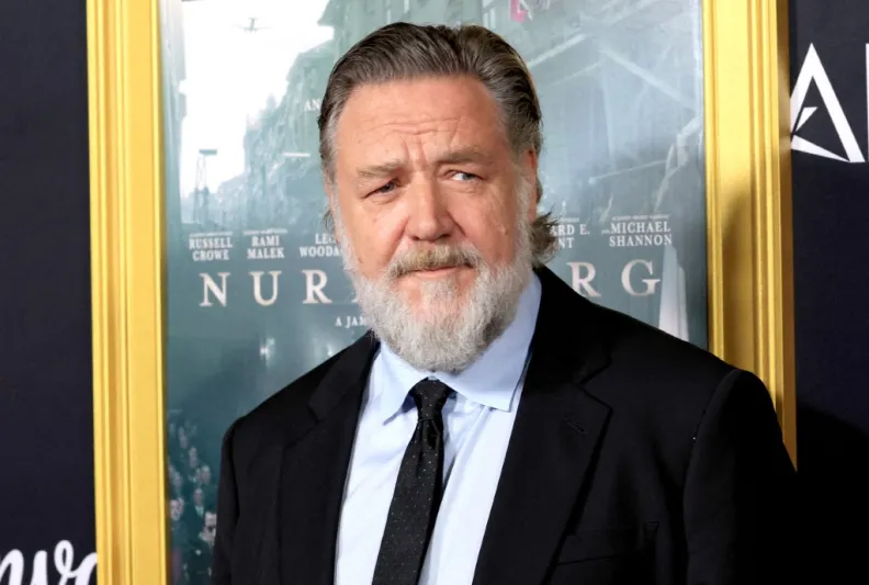  كيف فقد راسل كرو 57 رطلاً؟ سرّ الحقن والعلاجات الحديثة