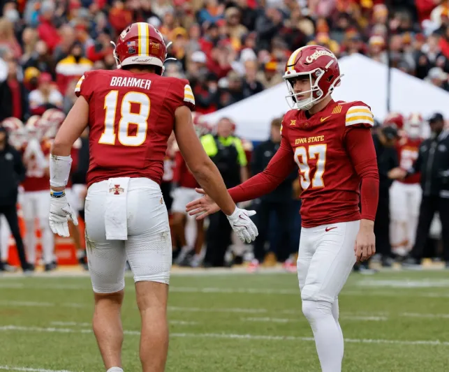 إصابة قويّة للاعب كرة قدم أمريكية بعد تصدي خطير يهز الملاعب (فيديو)