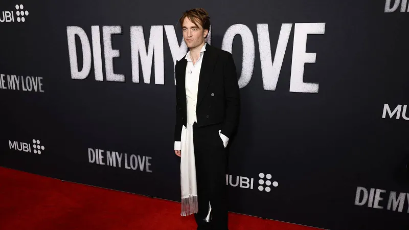 روبرت باتينسون يفكر بالعودة بدور مصاص الدماء الأشهر.. هل تعود سلسلة Twilight؟